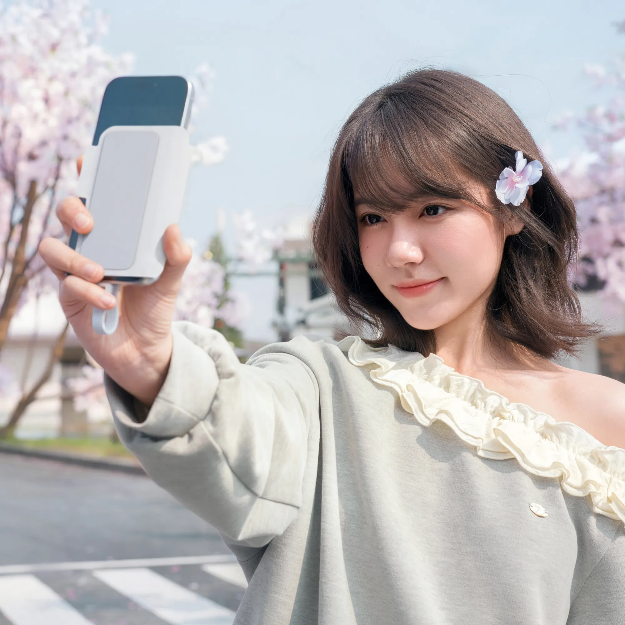 Nagrywanie selfie tylnym aparatem telefonu z Insta360 Snap Selfie Screen